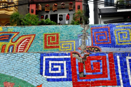 Hà Nội: Cận cảnh những vết nứt tàn phá con đường đạt kỷ lục Guiness