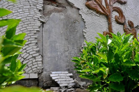 Hà Nội: Cận cảnh những vết nứt tàn phá con đường đạt kỷ lục Guiness