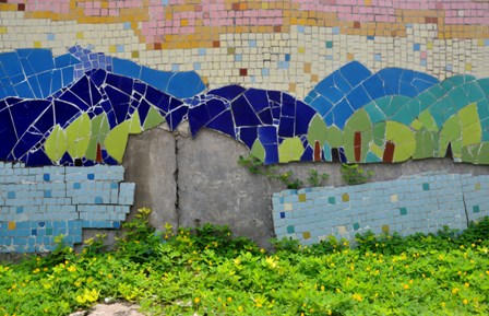 Hà Nội: Cận cảnh những vết nứt tàn phá con đường đạt kỷ lục Guiness