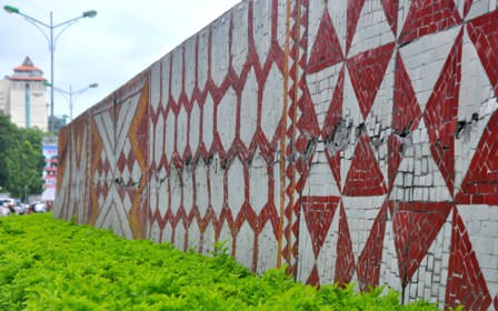 Hà Nội: Cận cảnh những vết nứt tàn phá con đường đạt kỷ lục Guiness