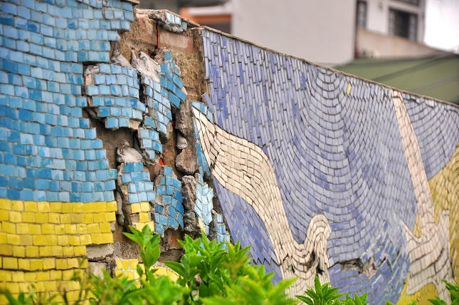 Hà Nội: Cận cảnh những vết nứt tàn phá con đường đạt kỷ lục Guiness