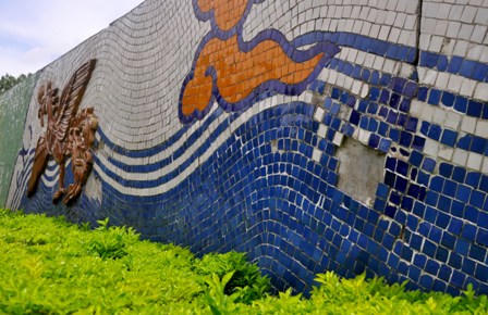 Hà Nội: Cận cảnh những vết nứt tàn phá con đường đạt kỷ lục Guiness