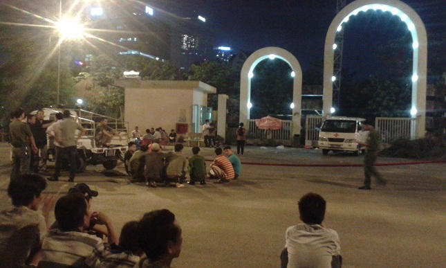 Phát hiện xác chết bốc mùi cạnh công viên Cầu Giấy 