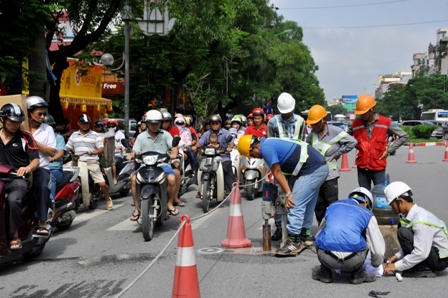 Hà Nội: Bắt đầu cấm ô tô lưu thông vào đường Cầu Giấy 