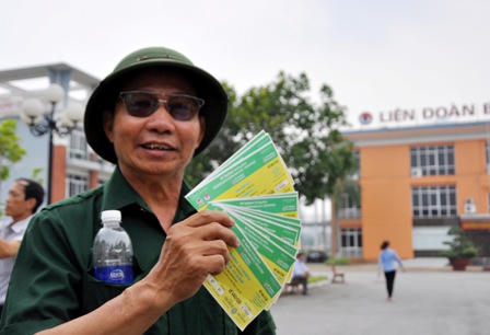 VFF trực tiếp bán vé trận U19 Việt Nam - Nhật Bản, hàng nghìn CĐV “vạ vật” đợi mua