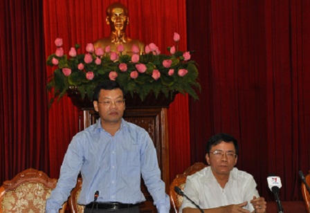 Hà Nội: Đường sắt trên cao gặp khó vì 13 ngôi mộ chưa hỏa táng  