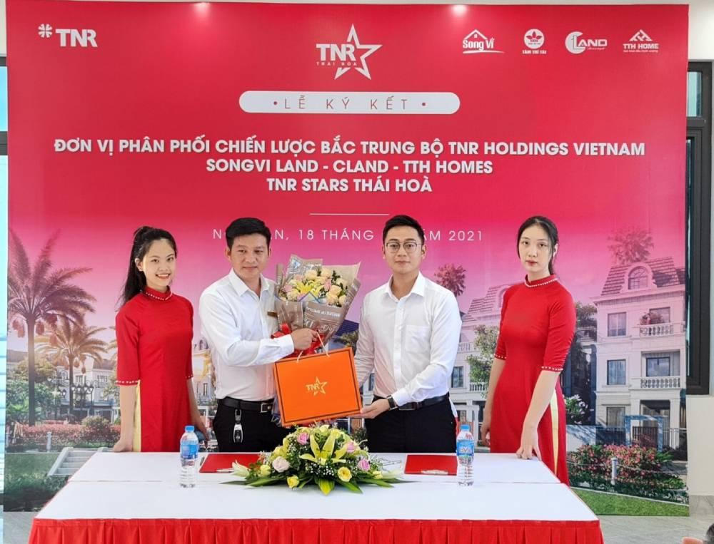 Chính thức chuyển giao shopshouse và shopvilla đầu tiên của Thái Hòa