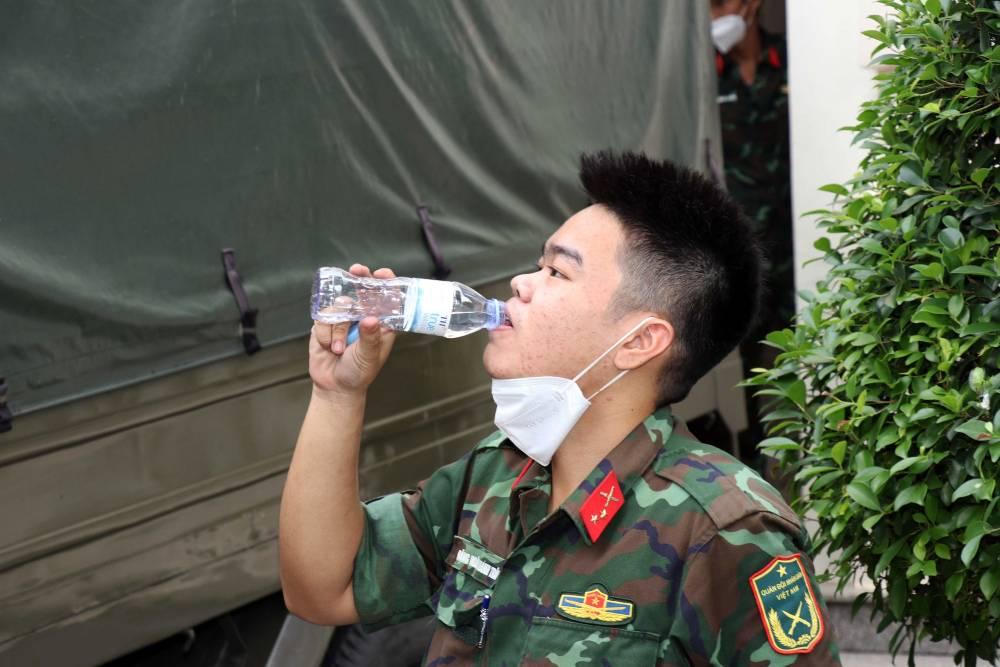 500.000 ly sữa tươi và đồ uống TH tiếp sức quân đội, công an và các F0 điều trị tại nhà