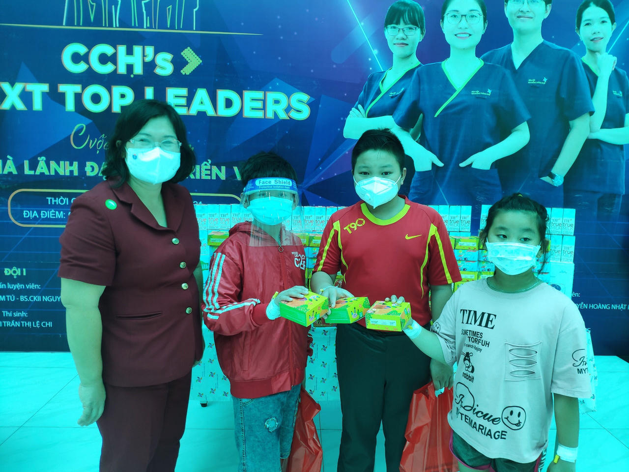 Mang trung thu yêu thương tới hàng nghìn trẻ em tại bệnh viện giữa đại dịch COVID-19