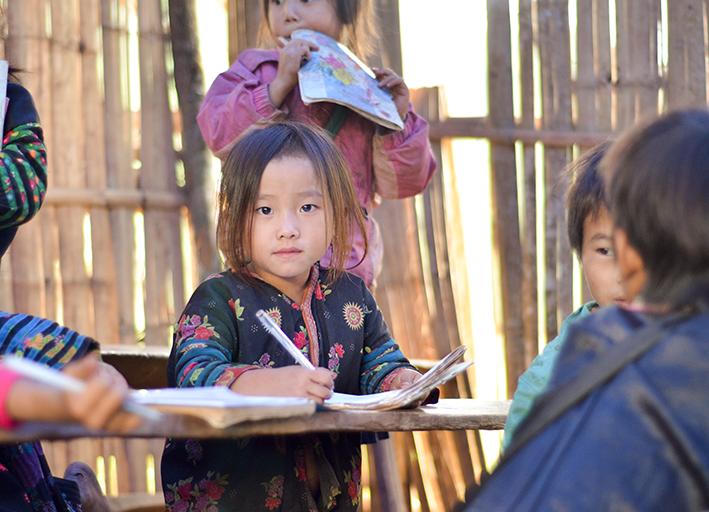 Hoàng Hoa Trung và một tuổi trẻ rực rỡ