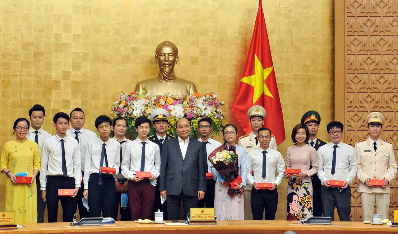 Hoàng Hoa Trung và một tuổi trẻ rực rỡ