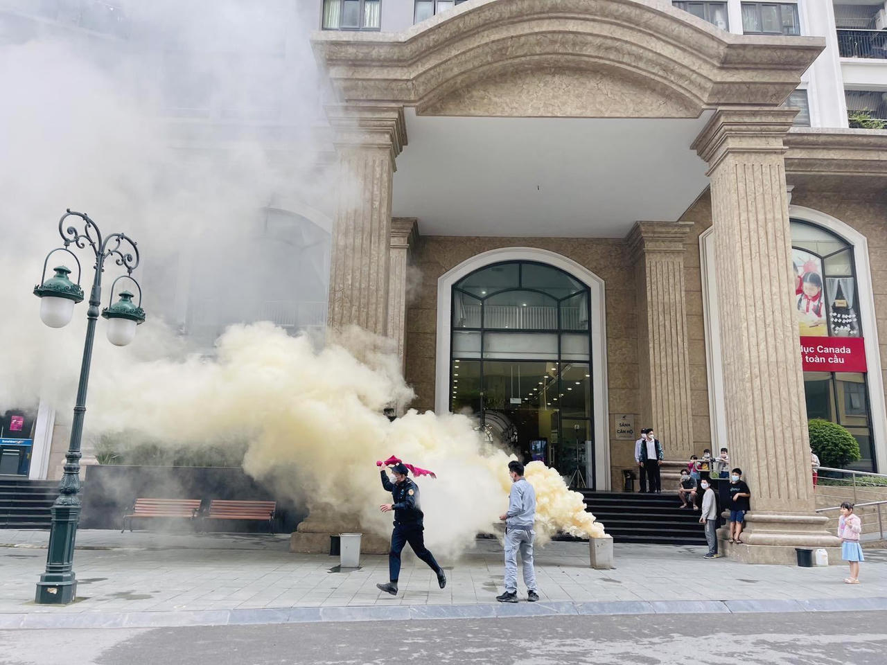 Tập huấn và diễn tập PCCC tại tòa nhà Sunshine Palace