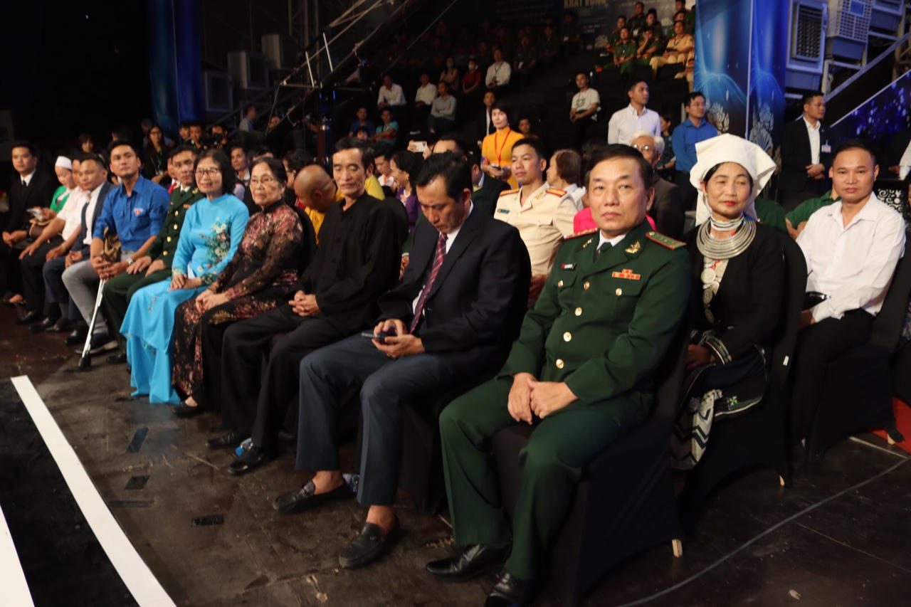 Tôn vinh những điển hình tiêu biểu toàn quốc trong học tập và làm theo tư tưởng, đạo đức, phong cách Hồ Chí Minh