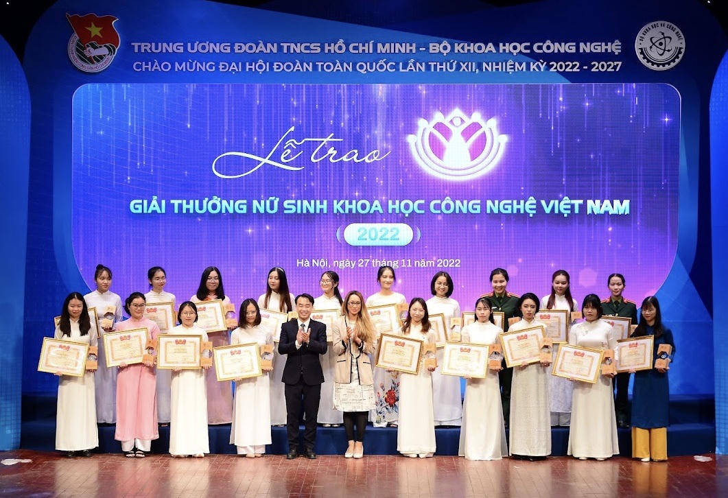 Vinh danh 10 gương mặt đạt giải thưởng Khoa học công nghệ Quả cầu vàng 2022
