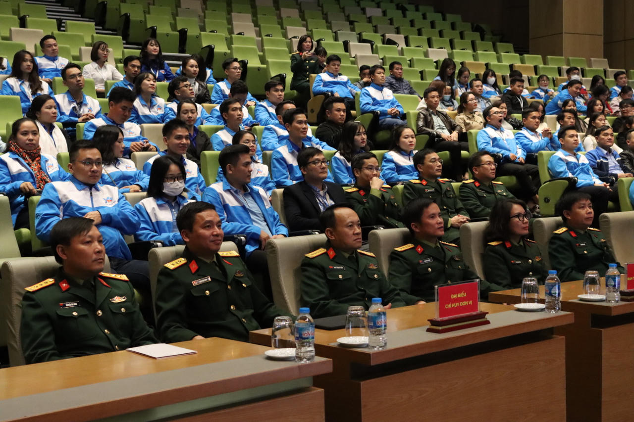 111 đại biểu thanh niên trải nghiệm không gian sáng tạo số