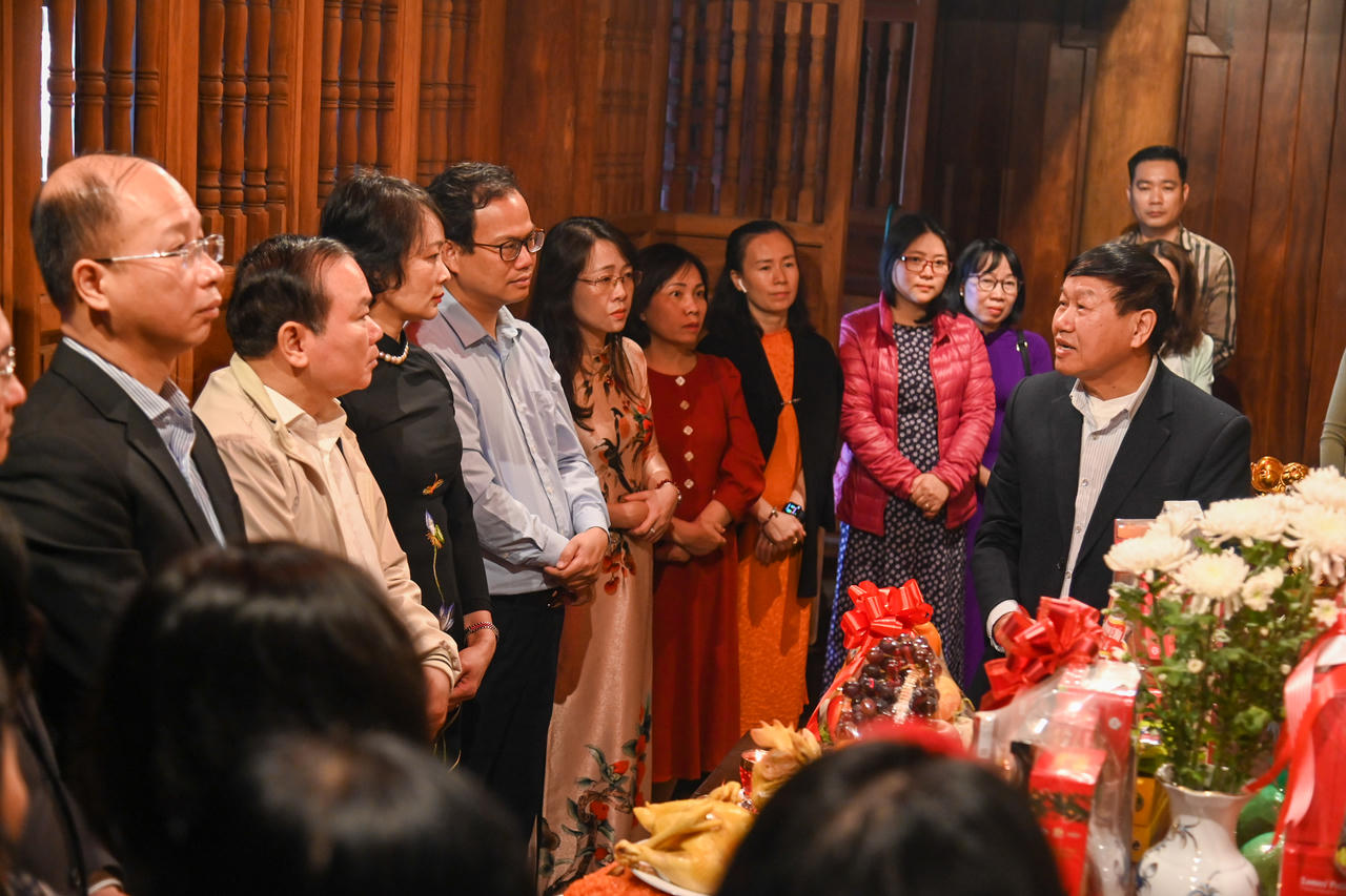 Công đoàn Bộ Tư pháp dâng hương tưởng niệm đồng chí Nguyễn Đức Cảnh và Nữ tướng Lê Chân tại Hải Phòng 