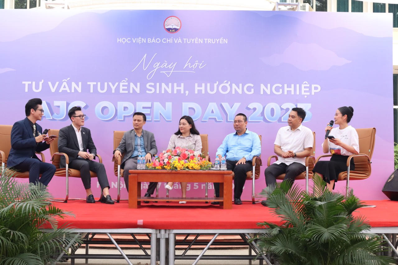 Sôi nổi Ngày hội Tư vấn tuyển sinh, hướng nghiệp “AJC OPEN DAY 2023”