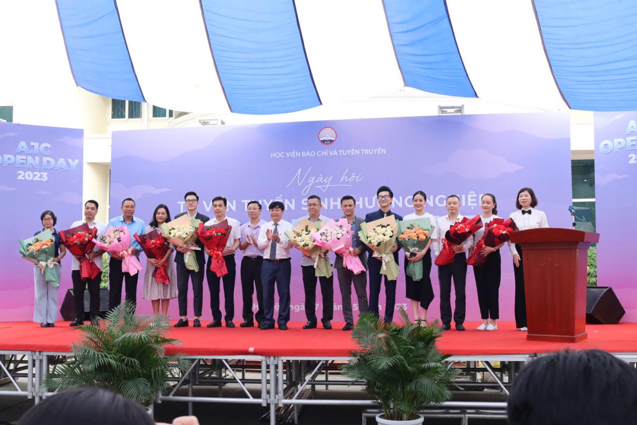 Sôi nổi Ngày hội Tư vấn tuyển sinh, hướng nghiệp “AJC OPEN DAY 2023”