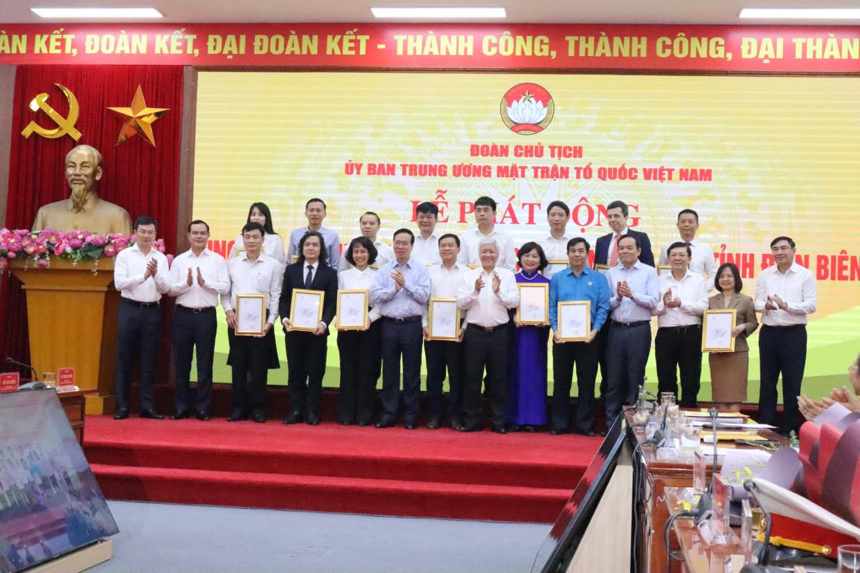 Hơn 280 tỷ đồng ủng hộ xây dựng nhà đại đoàn kết cho người nghèo tỉnh Điện Biên