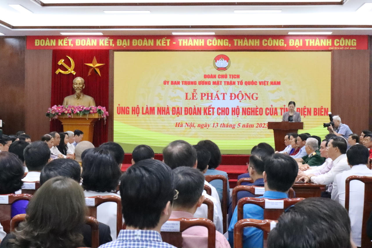 Hơn 280 tỷ đồng ủng hộ xây dựng nhà đại đoàn kết cho người nghèo tỉnh Điện Biên