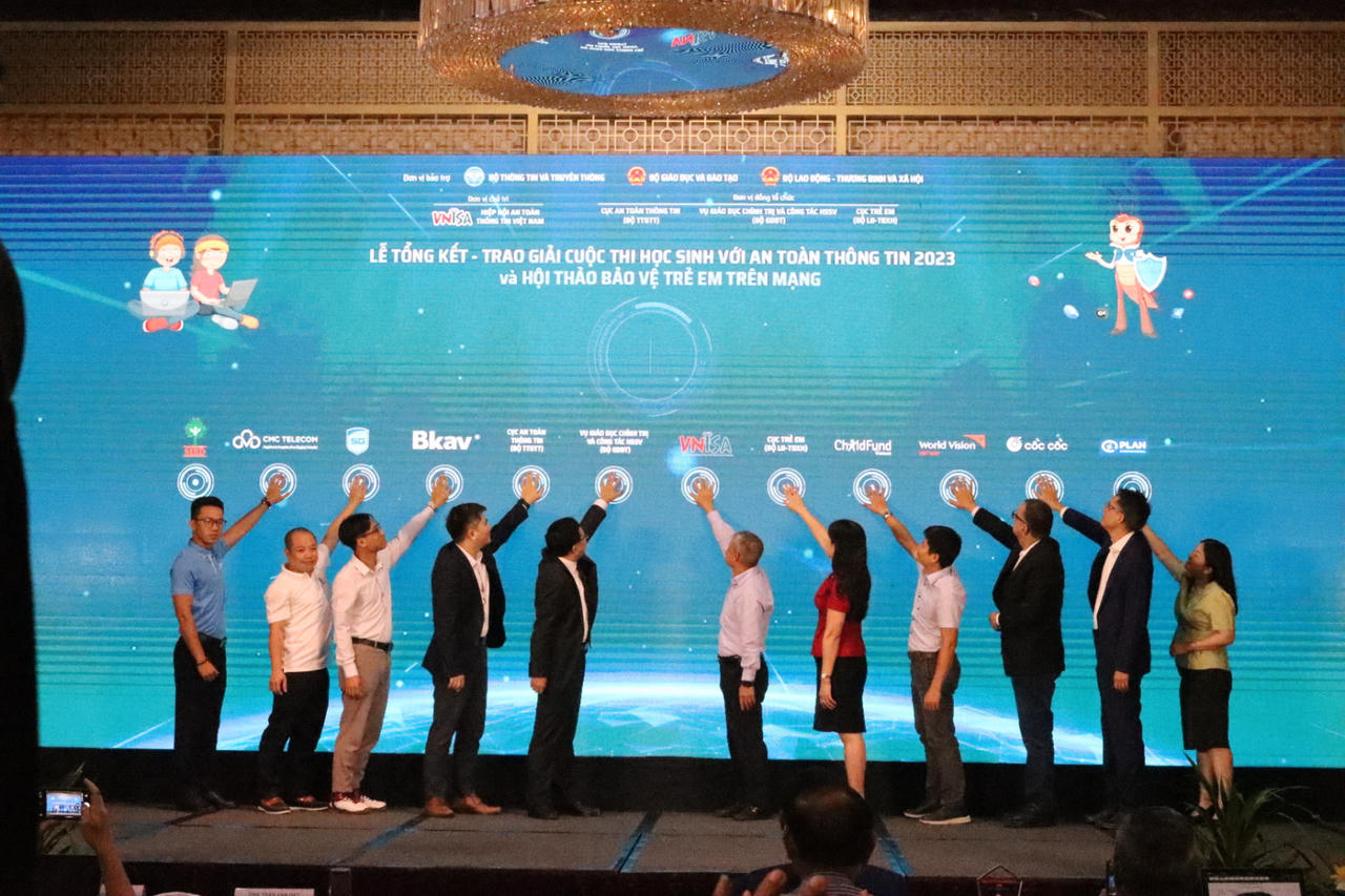 Chung tay bảo vệ trẻ em trên môi trường mạng