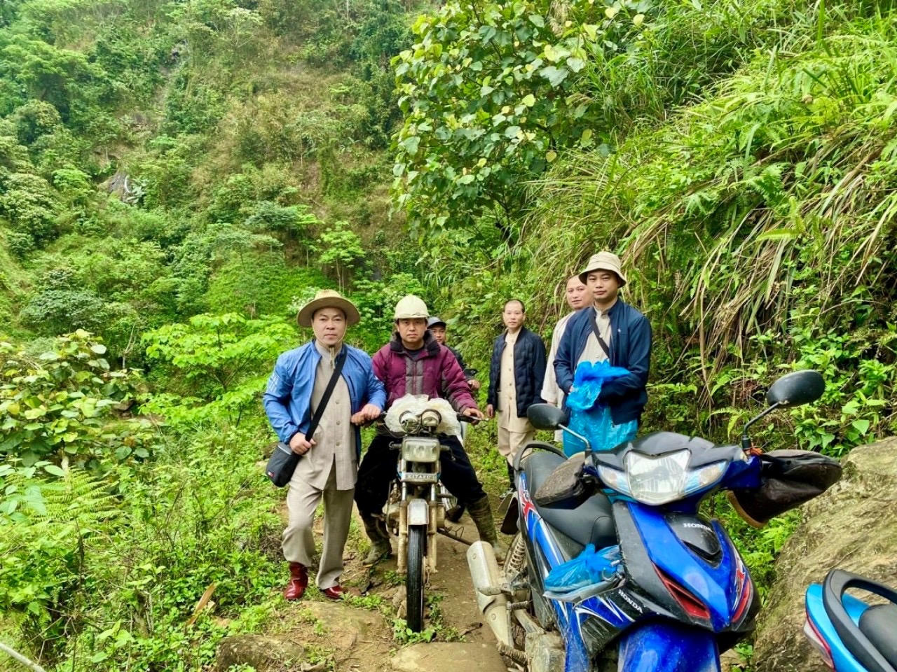“Thượng tọa Thích Giác Vũ – Trao niềm tin và tình thương tới những mảnh đời khó khăn”