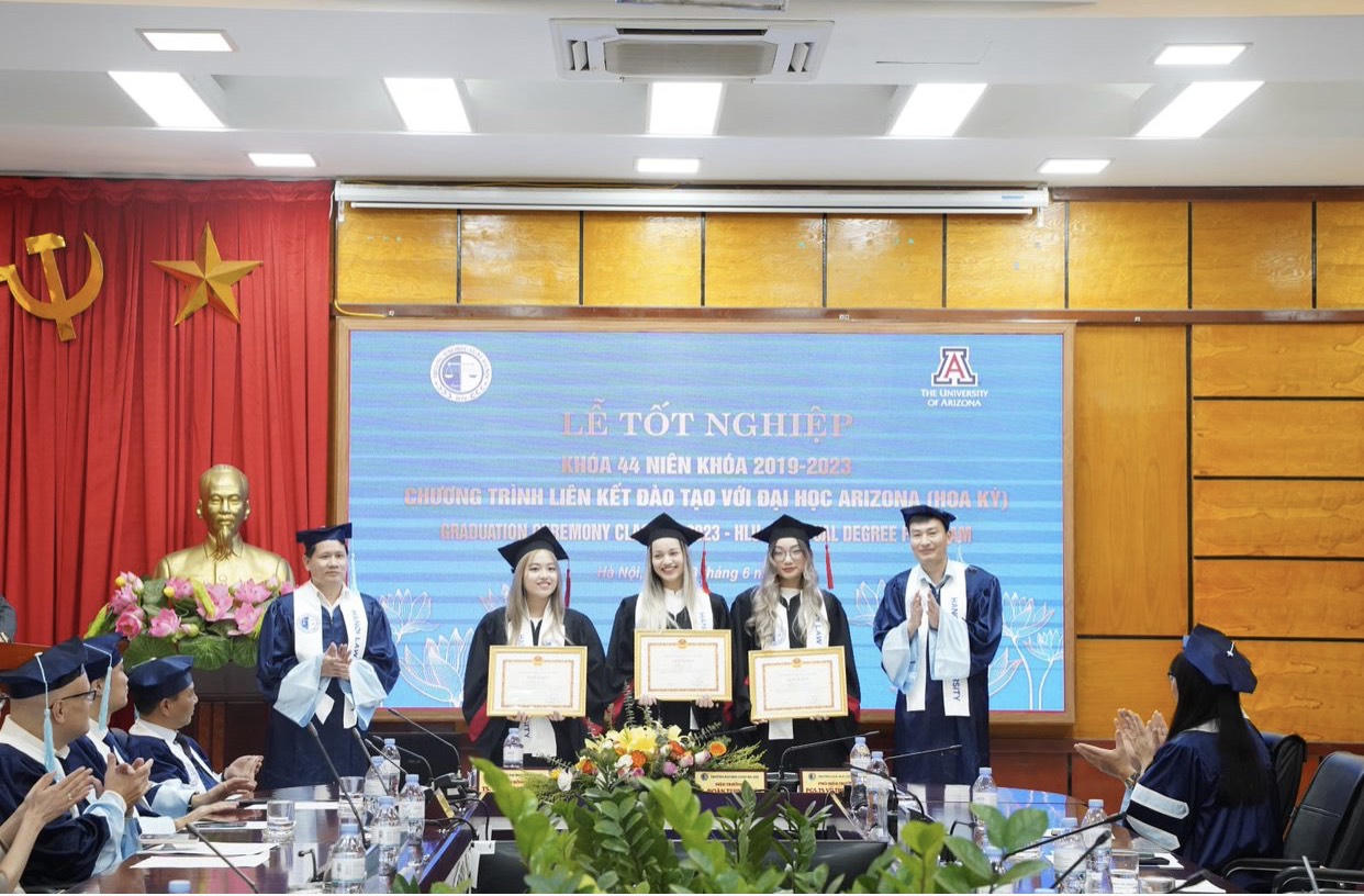 Trường Đại học Luật Hà Nội tổ chức Lễ tốt nghiệp khoá đầu tiên Chương trình liên kết đào tạo với Đại học Arizona