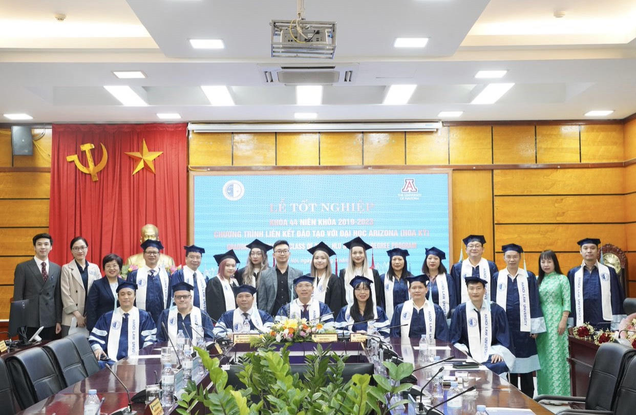 Trường Đại học Luật Hà Nội tổ chức Lễ tốt nghiệp khoá đầu tiên Chương trình liên kết đào tạo với Đại học Arizona
