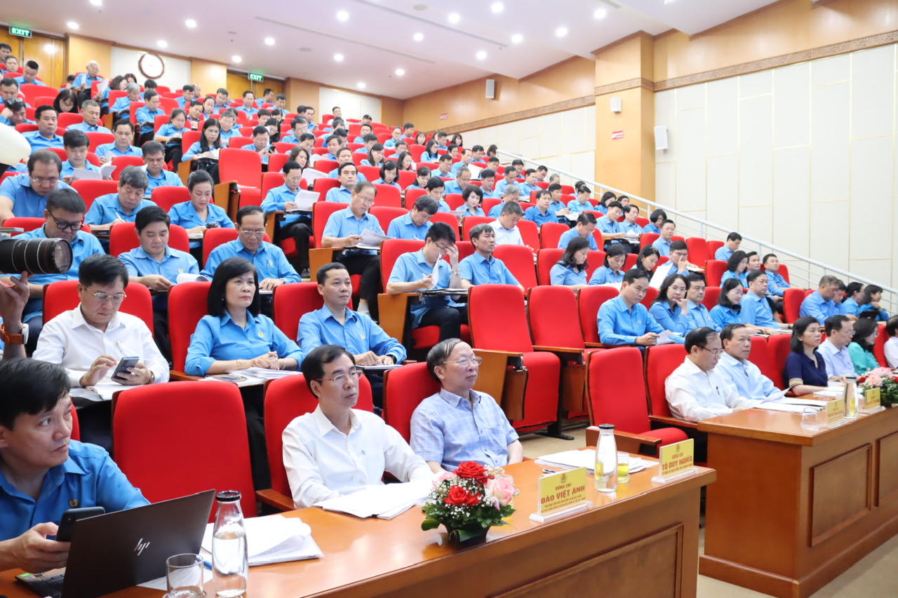 Khai mạc Hội nghị Ban Chấp hành Tổng Liên đoàn Lao động Việt Nam lần thứ 15, khóa XII