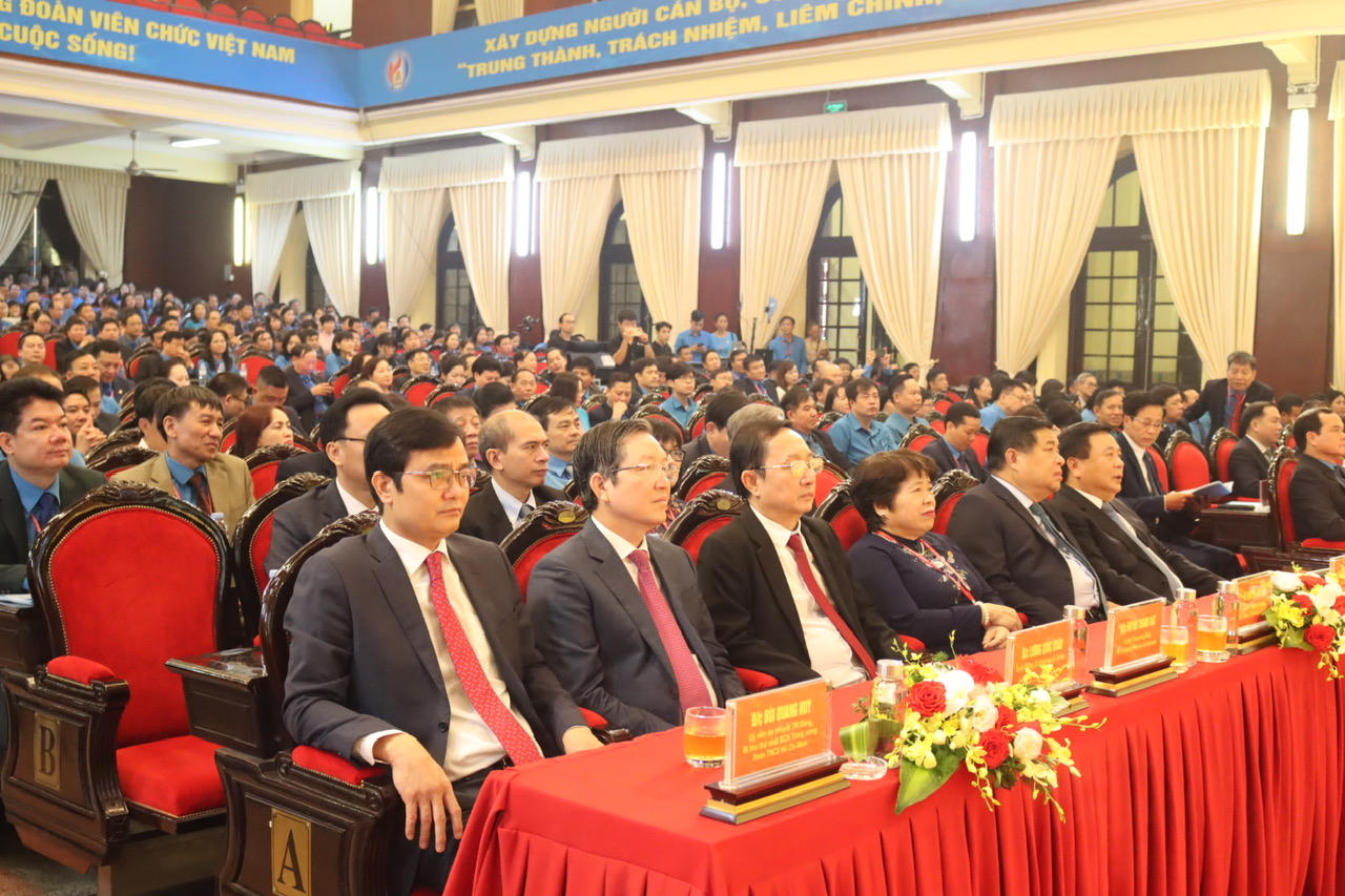 300 đại biểu chính thức tham gia Đại hội Công đoàn Viên chức Việt Nam lần thứ VI