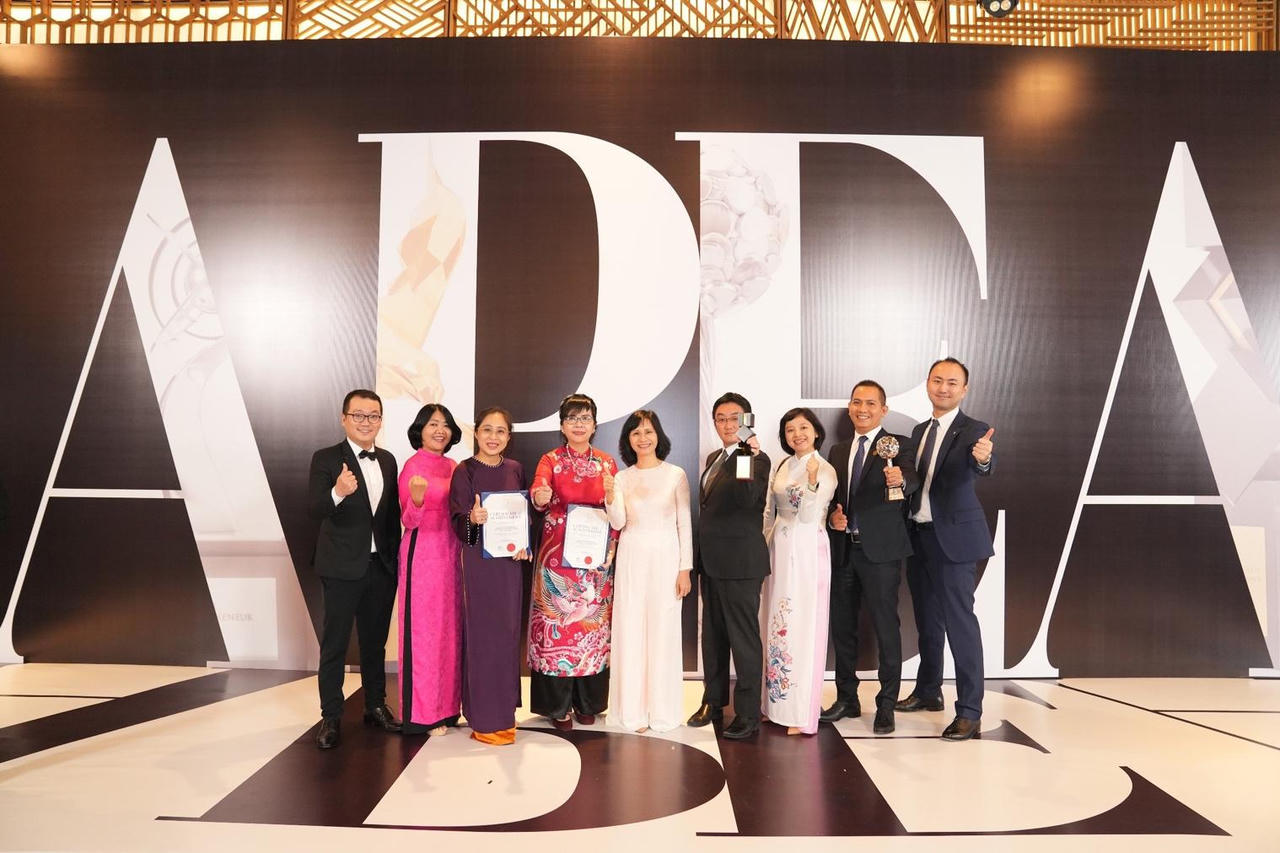 Dai-ichi Life Việt Nam vinh dự đạt hai giải thưởng lớn tại Châu Á - Asia Pacific Enterprise Awards trong ba năm liên tiếp 