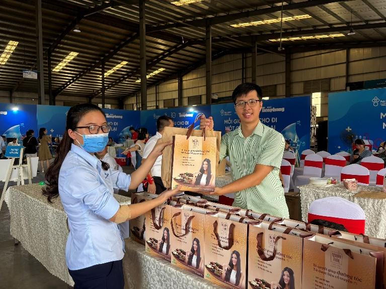 Tân Á Đại Thành tiên phong mở màn chiến dịch 'Chủ nhật đỏ' lần thứ 16 - năm 2024