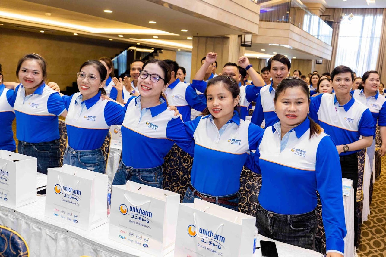 Diana Unicharm vinh danh trong 'Top 100 nơi làm việc tốt nhất Việt Nam 2023'