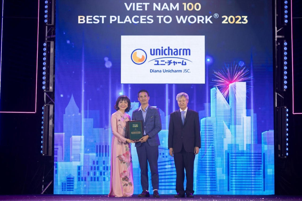 Diana Unicharm vinh danh trong 'Top 100 nơi làm việc tốt nhất Việt Nam 2023'