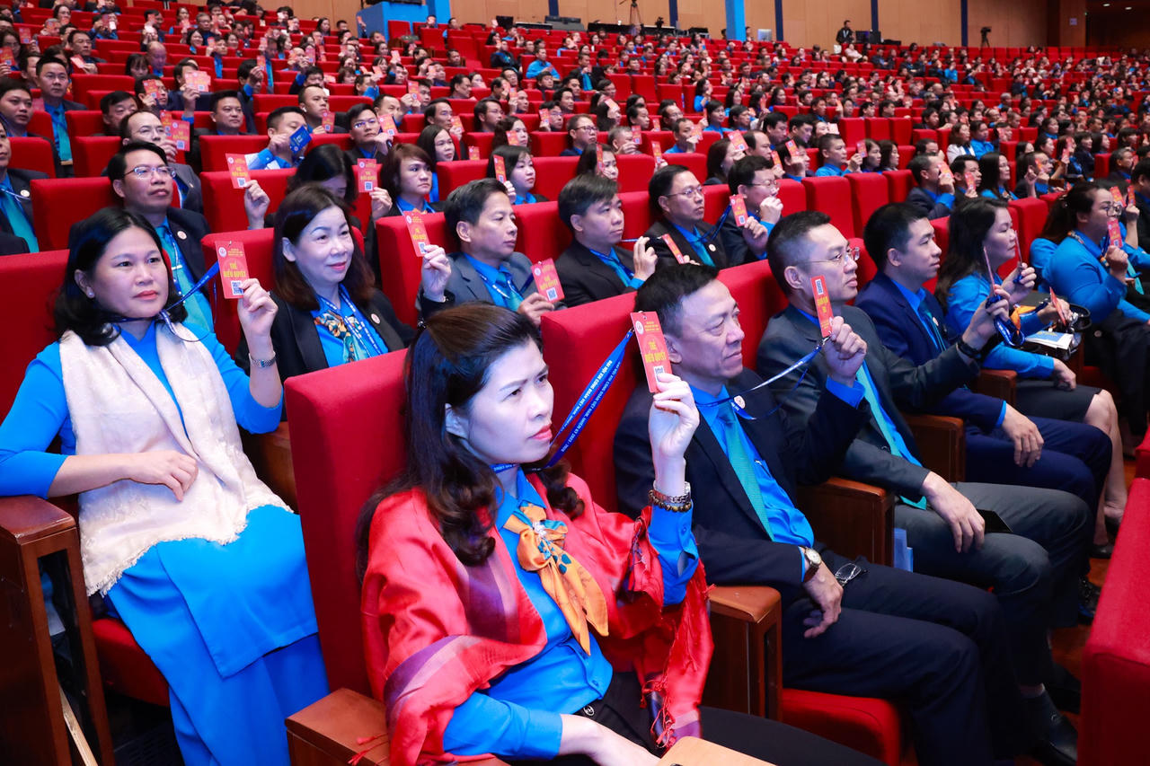 Bế mạc Đại hội Công đoàn Việt Nam lần thứ XIII