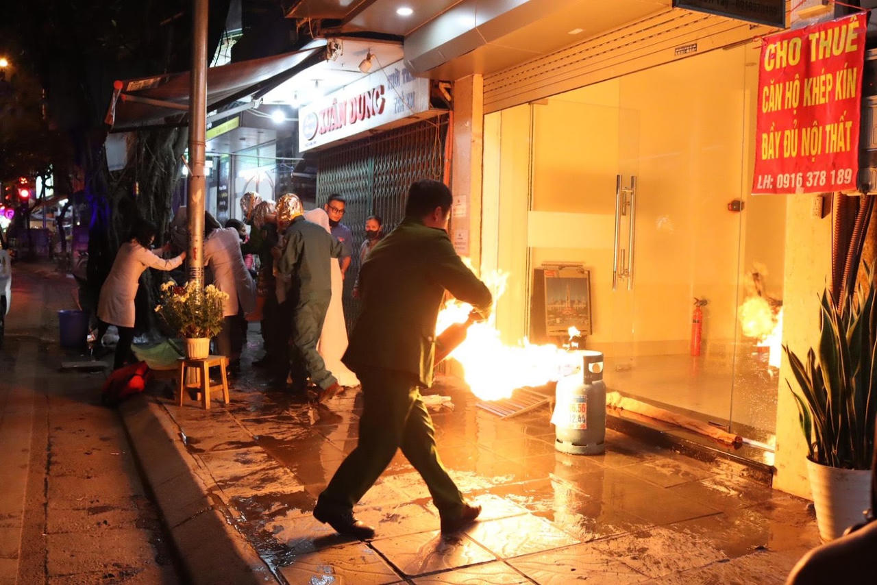 Diễn tập phương án chữa cháy đối với chung cư, nhà ở có nguy cơ cháy, nổ cao