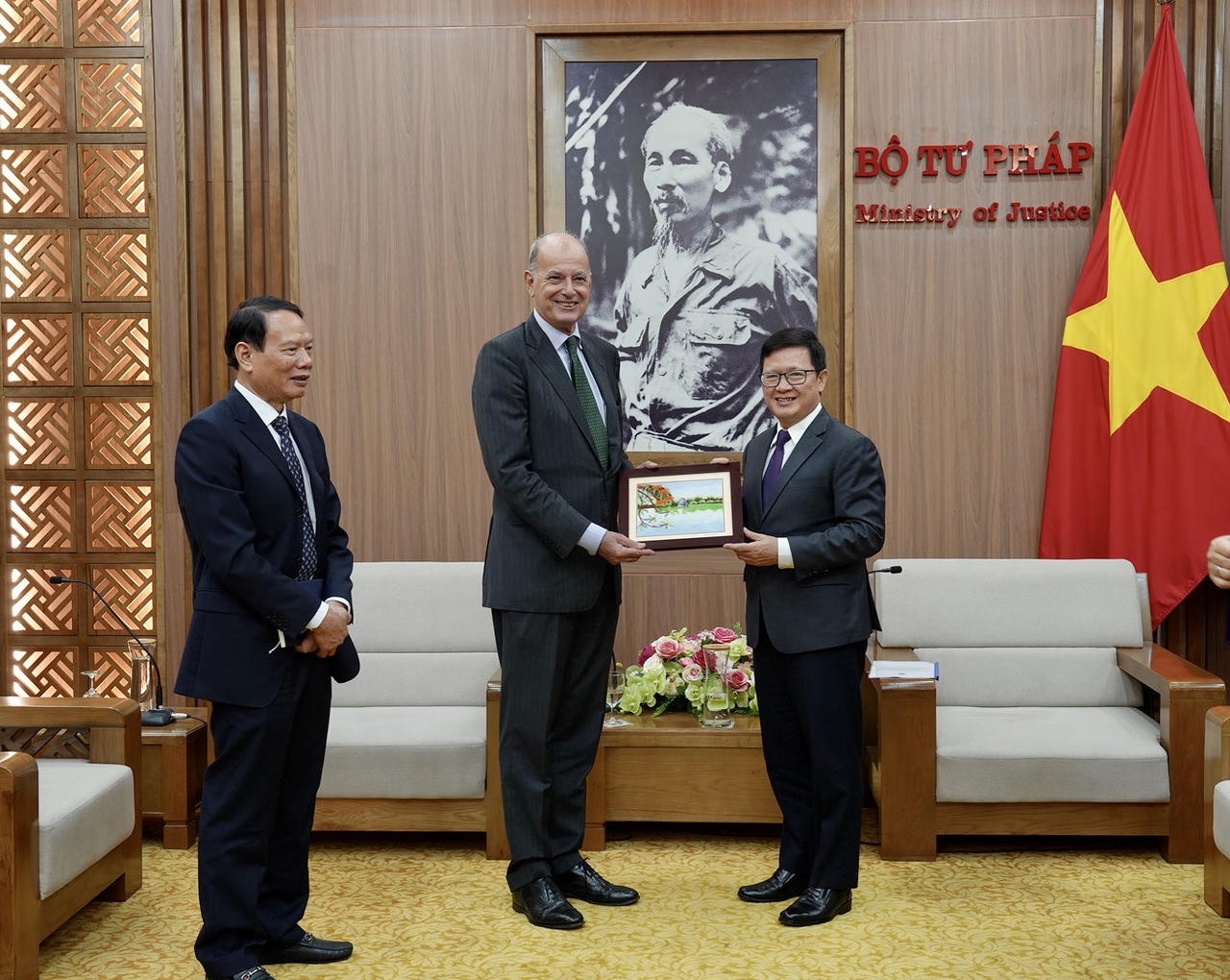 Thứ trưởng Mai Lương Khôi tiếp Trưởng đại diện UNHCR