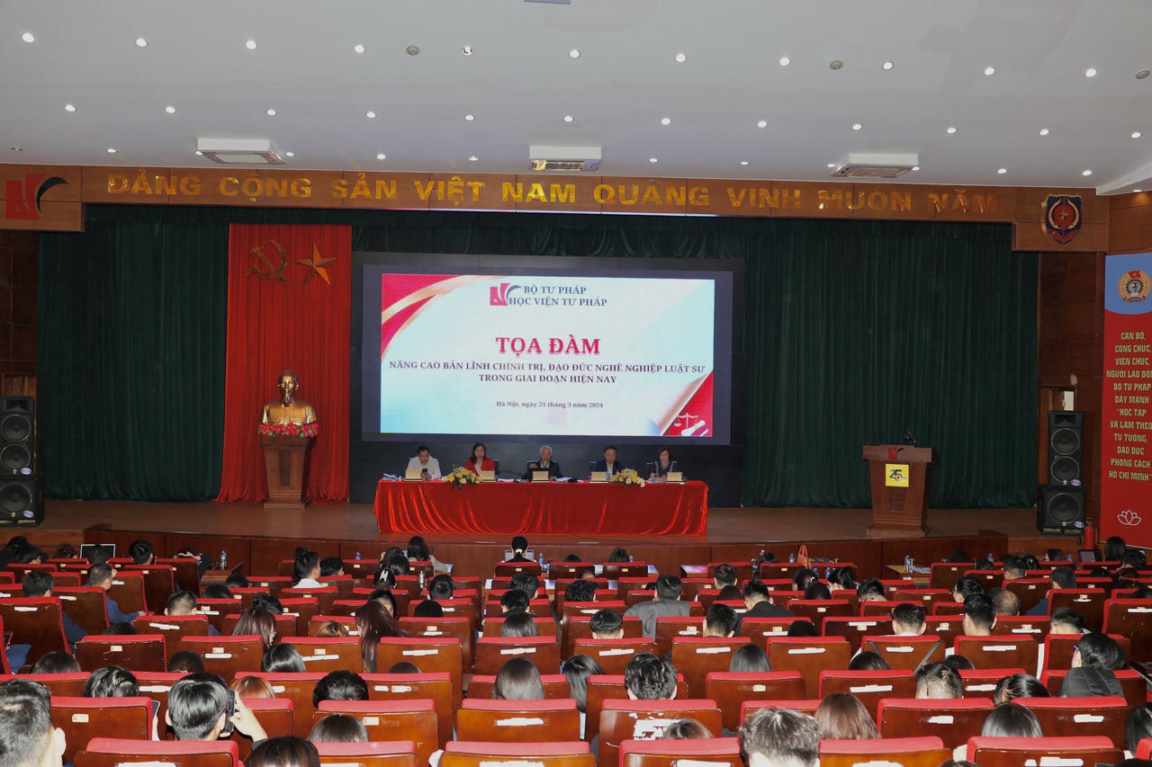 Nâng cao bản lĩnh chính trị, đạo đức nghề nghiệp luật sư trong giai đoạn hiện nay