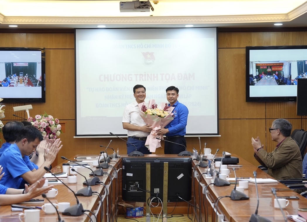 Tuổi trẻ Bộ Tư pháp xung kích, gương mẫu đi đầu trong các hoạt động