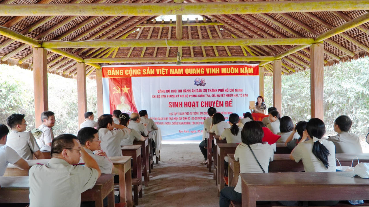 THADS TPHCM: Hành trình về nguồn tại Khu di tích căn cứ Trung ương Cục miền Nam