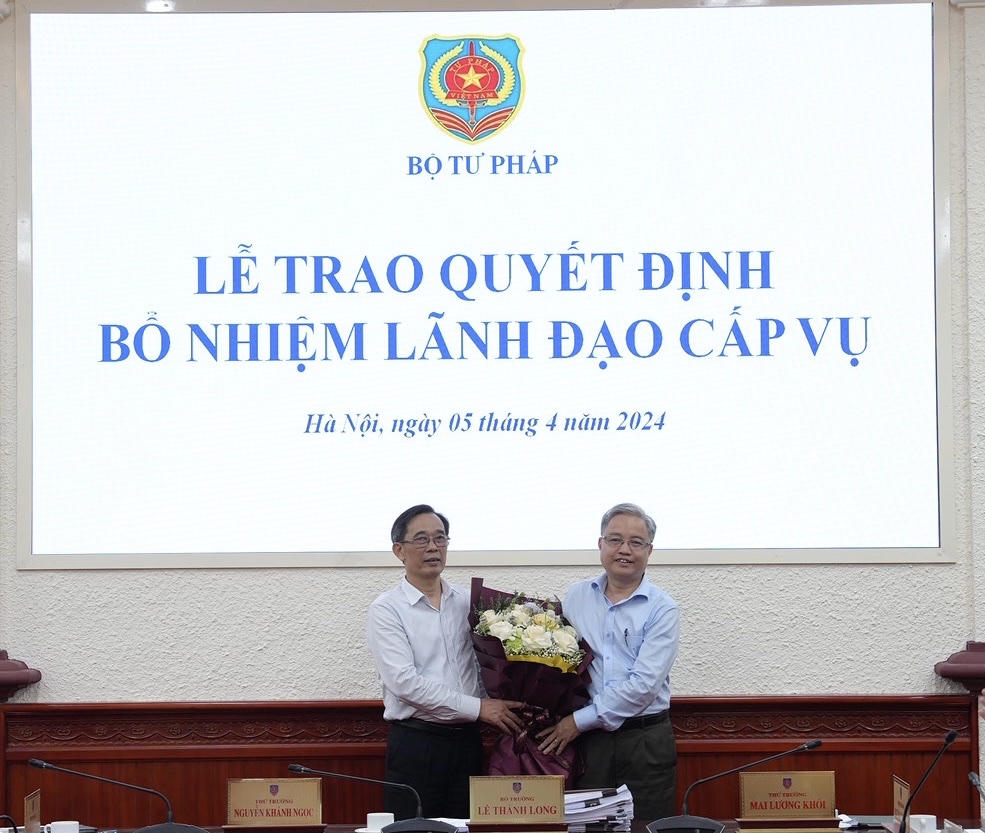 Bộ Tư pháp trao Quyết định bổ nhiệm Giám đốc Trung tâm Lý lịch tư pháp quốc gia