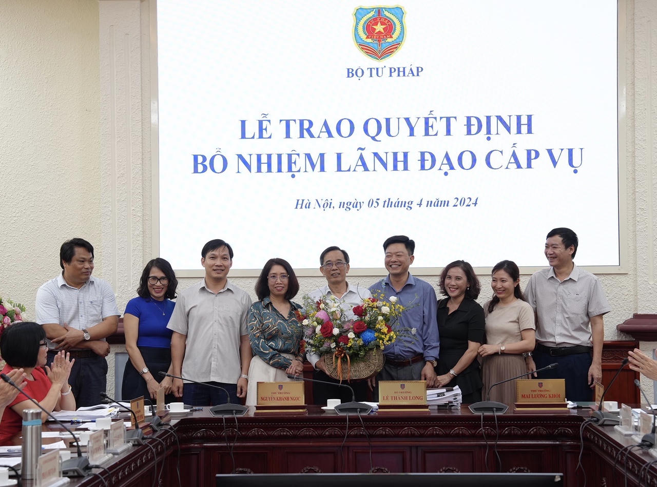 Bộ Tư pháp trao Quyết định bổ nhiệm Giám đốc Trung tâm Lý lịch tư pháp quốc gia