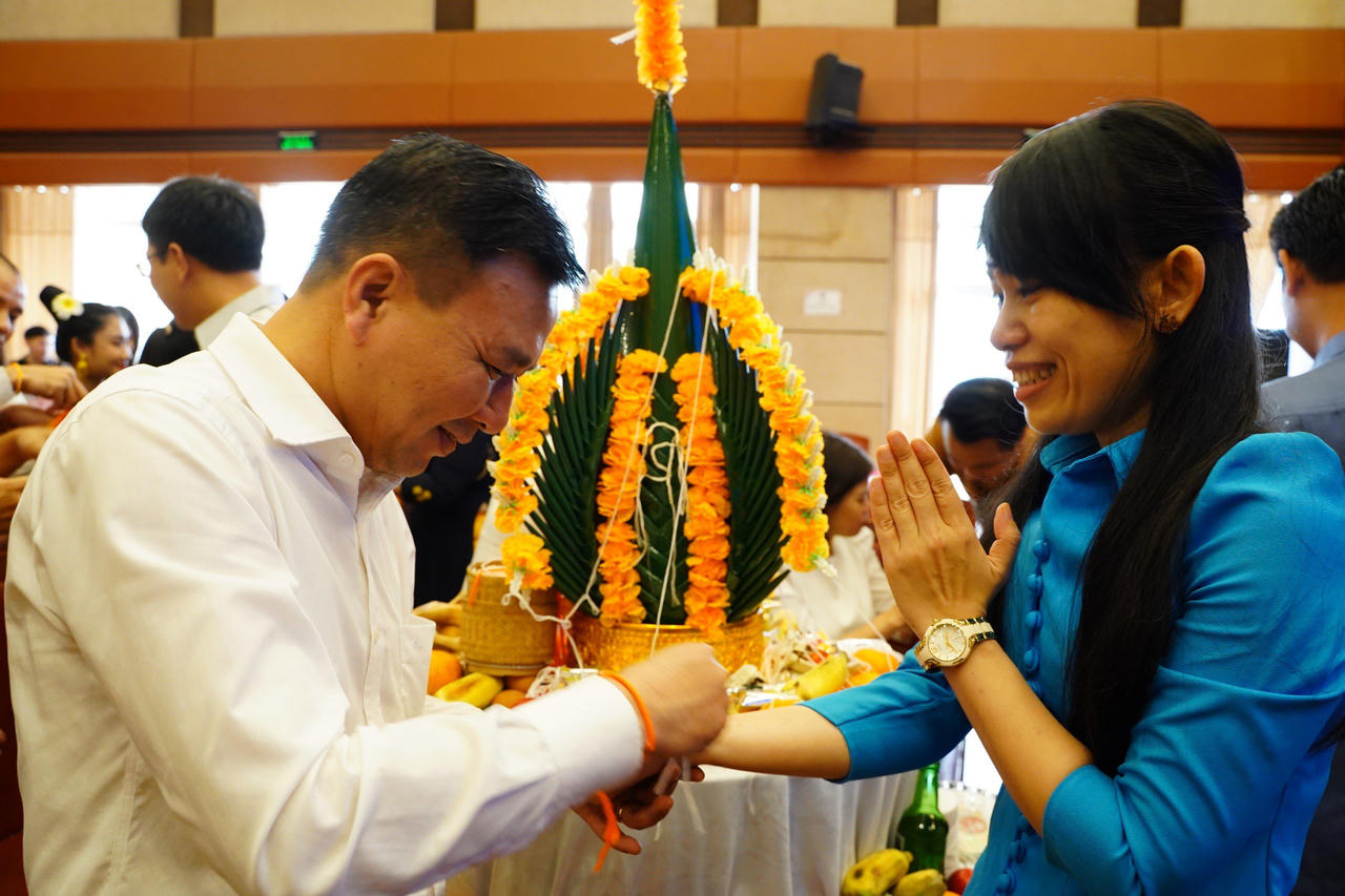 Trường Đại học Luật Hà Nội gặp mặt lưu học sinh Lào và Campuchia nhân dịp Tết cổ truyền