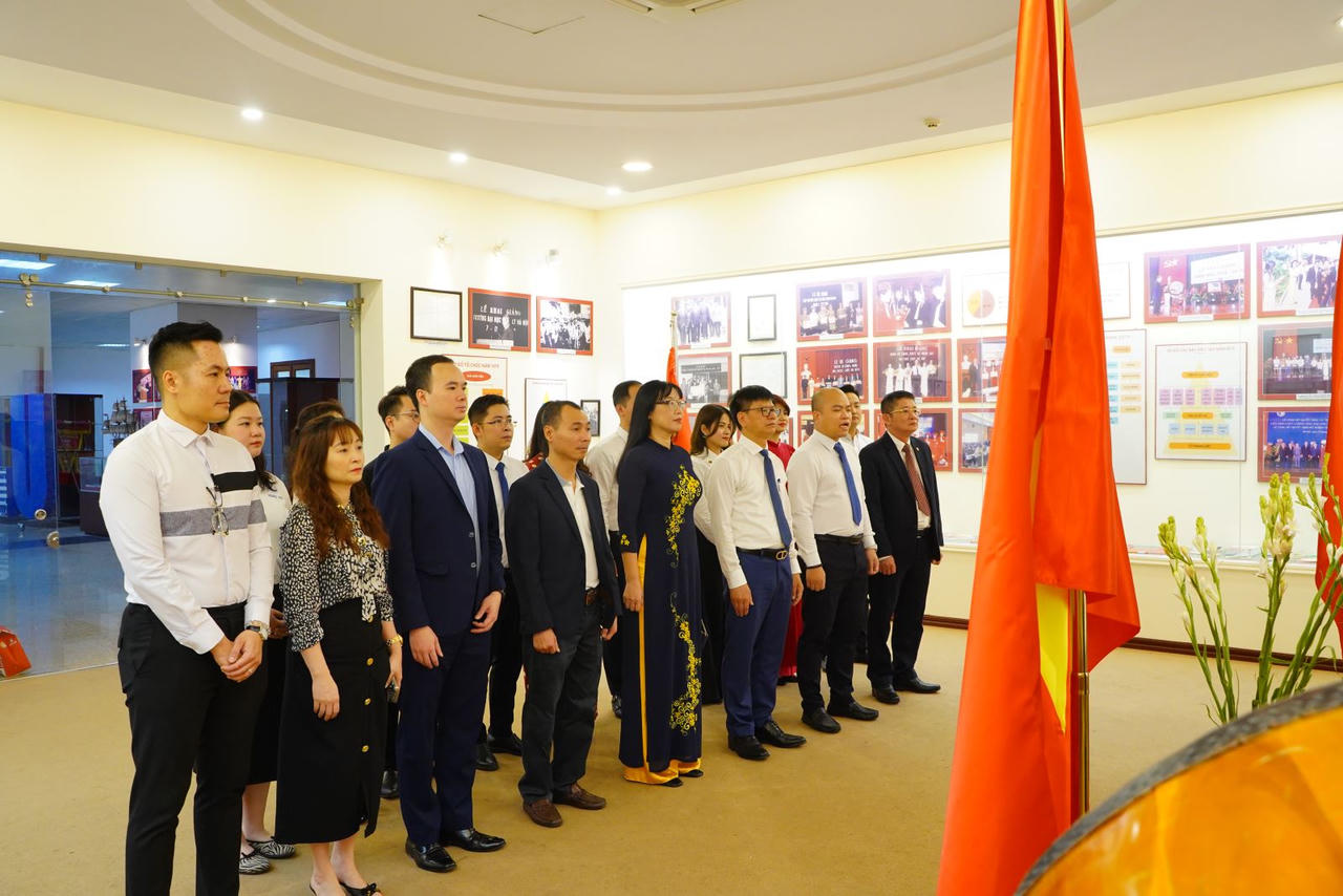 Trường Đại học Luật Hà Nội tổ chức Lễ bế giảng cho sinh viên