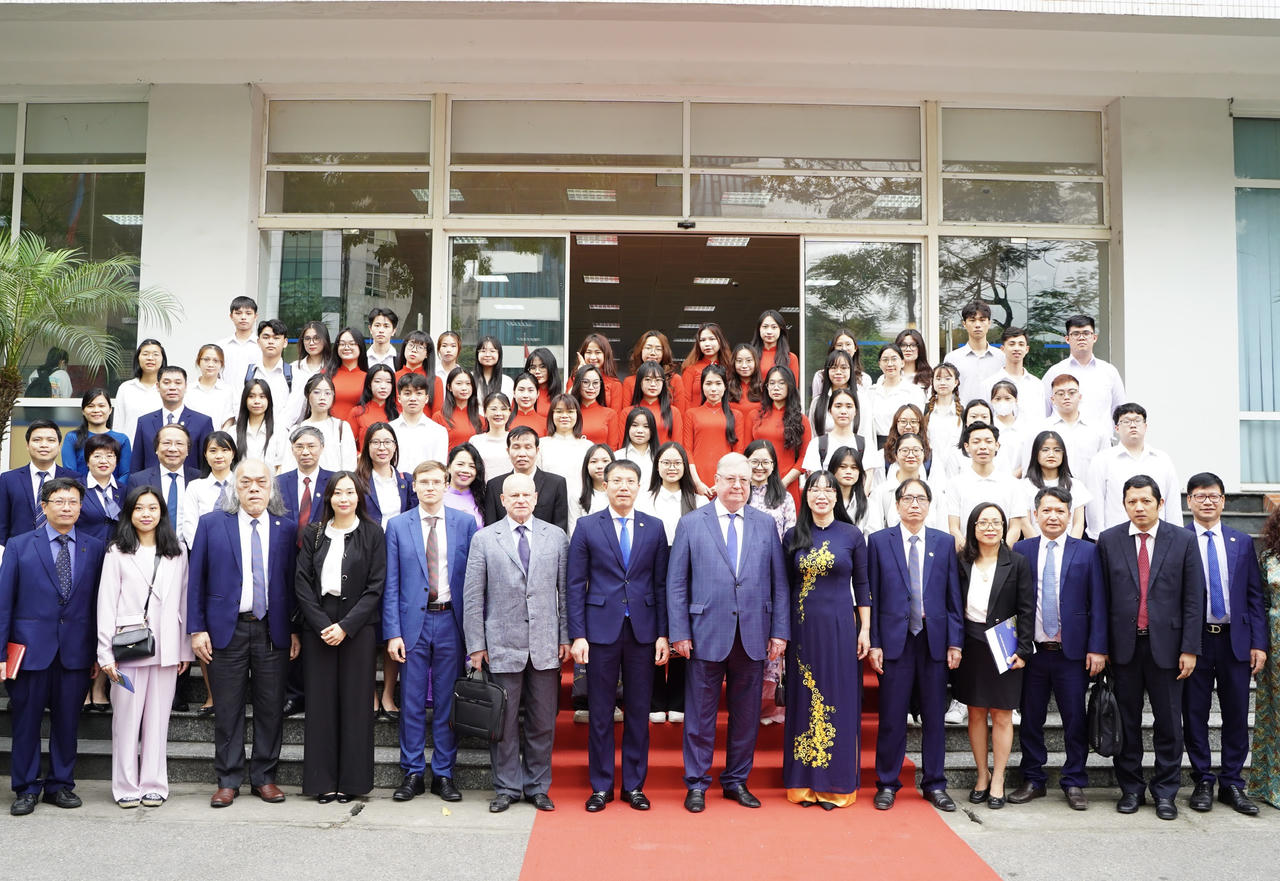 Tăng cường quan hệ hợp tác với Liên Bang Nga trong lĩnh vực giáo dục