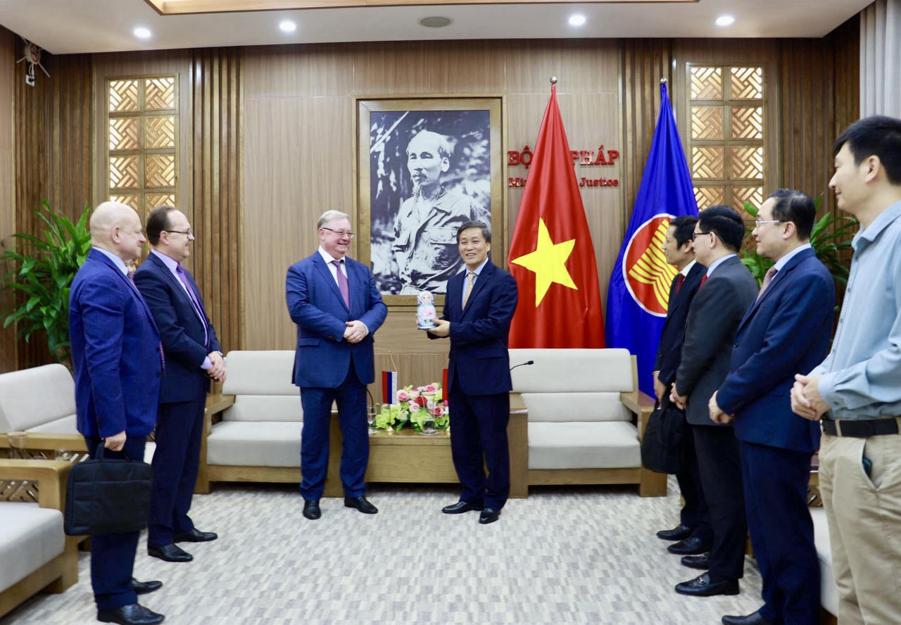 Đẩy mạnh hơn nữa quan hệ pháp luật và tư pháp giữa Cộng hòa xã hội chủ nghĩa Việt Nam – Liên bang Nga