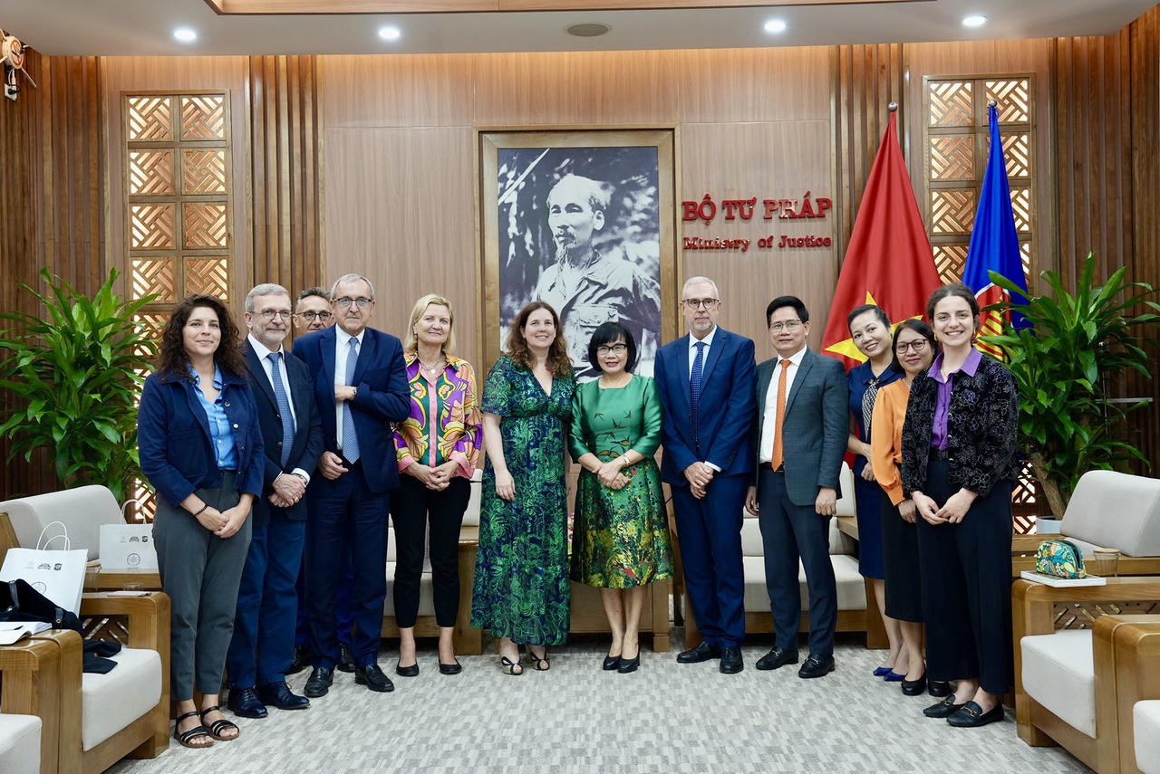 Tiếp tục củng cố quan hệ hợp tác pháp luật và tư pháp giữa Việt Nam -Pháp