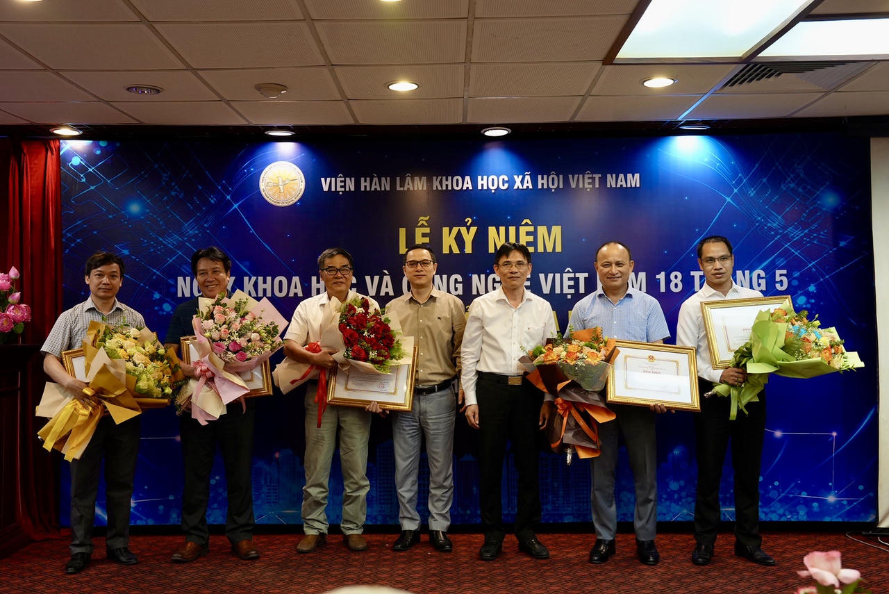 Xây dựng Viện Hàn lâm Khoa học xã hội Việt Nam phát triển xứng tầm