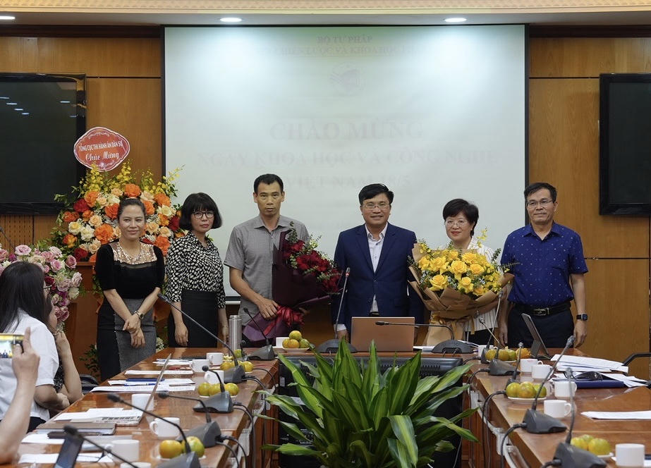 Tiếp tục triển khai hiệu quả các nhiệm vụ nghiên cứu khoa học