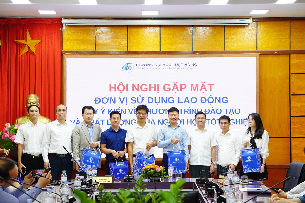 Tăng cường kết nối giữa Nhà trường với đơn vị sử dụng lao động